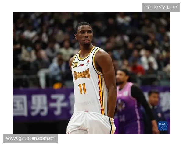 迪亚洛突破造犯规引争议杜峰抗议判罚被吹技术犯规赛场风波升级